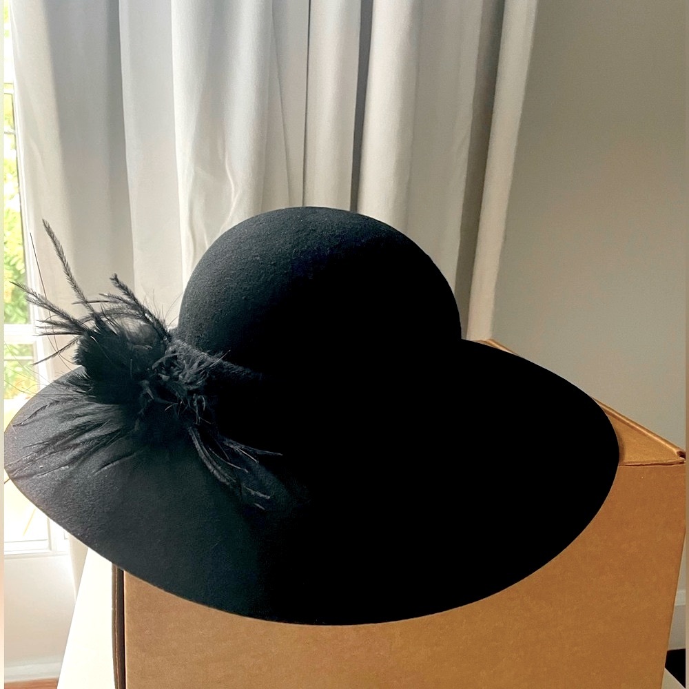 100% Wool Hat NWT